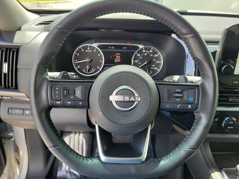 Used 2024 Nissan Pathfinder SL w/ Black Appearance Package FWD image 27