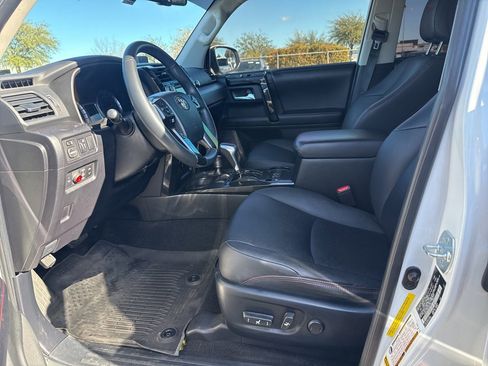 Used 2019 Toyota 4Runner TRD Off-Road Premium image 9