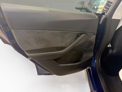 Used 2024 Tesla Model Y Long Range AWD/4WD image 24