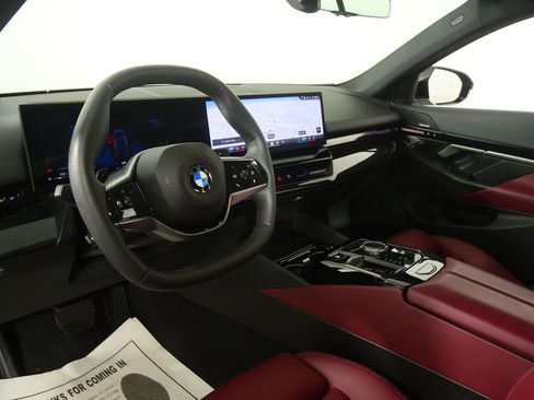 Used 2025 BMW 530i image 12