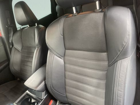 Used 2023 Mitsubishi Outlander SE AWD/4WD image 16