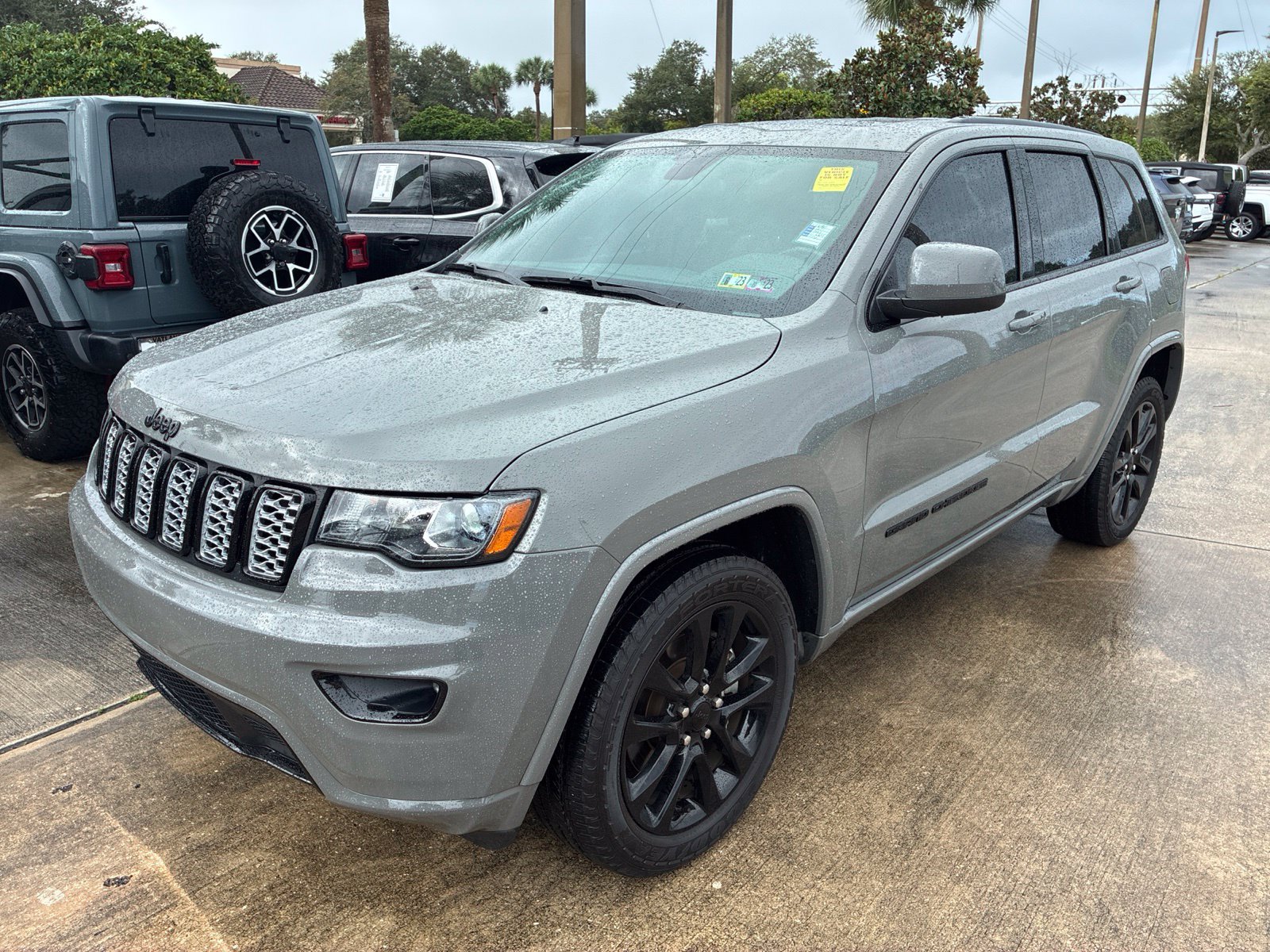 Used 2021 Jeep Grand Cherokee Laredo X AWD/4WD image 18