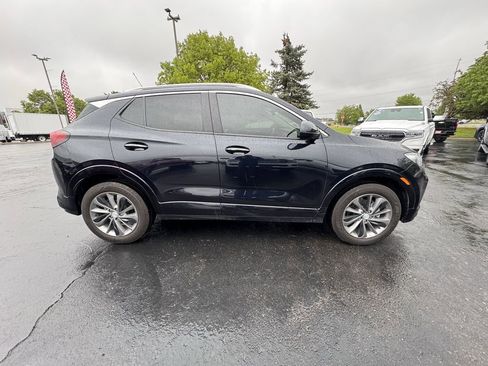 Used 2021 Buick Encore GX Select w/ Sport Touring Package AWD/4WD image 3