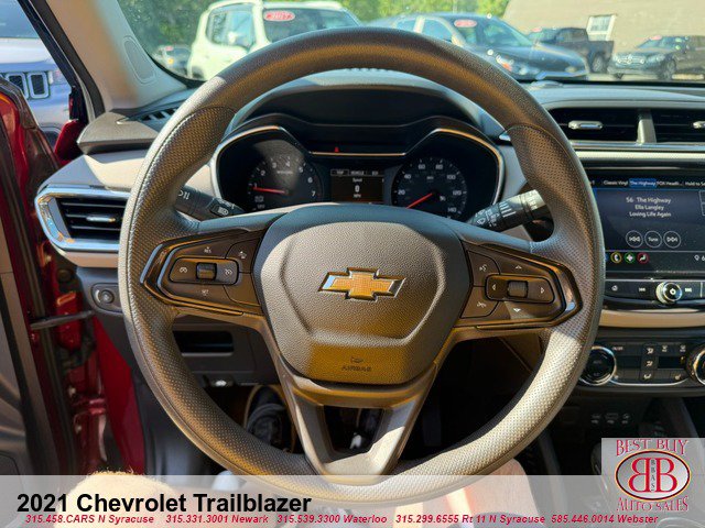 Used 2021 Chevrolet TrailBlazer LT w/ Convenience Package AWD/4WD image 8