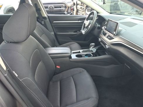 Used 2023 Nissan Altima 2.5 SV image 8