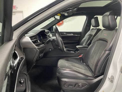 Used 2022 Jeep Grand Cherokee Trailhawk w/ Advanced Protech Group II AWD/4WD image 11
