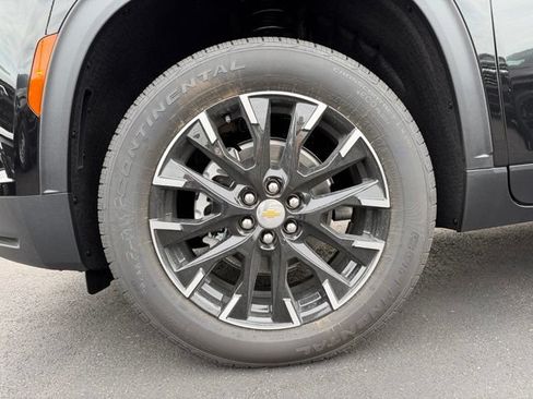 New 2026 Chevrolet Traverse LT w/ Sun and Wheel Package FWD image 4