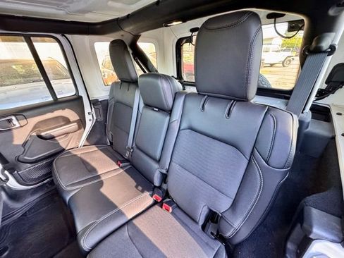 Used 2020 Jeep Wrangler Unlimited Sport AWD/4WD image 9