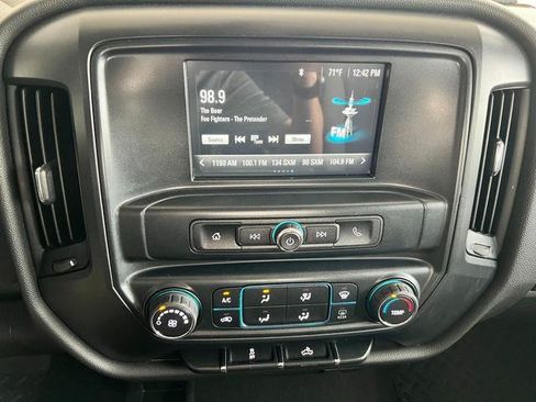 Used 2019 Chevrolet Silverado 1500 Custom w/ Custom Convenience Package AWD/4WD image 21