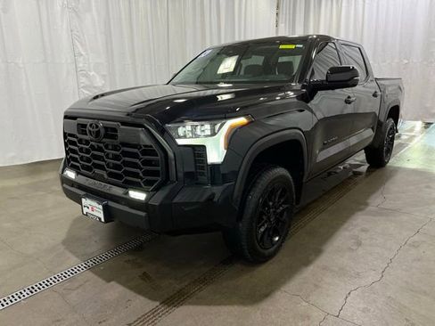 Used 2024 Toyota Tundra Limited w/ TRD Off-Road Package image 8