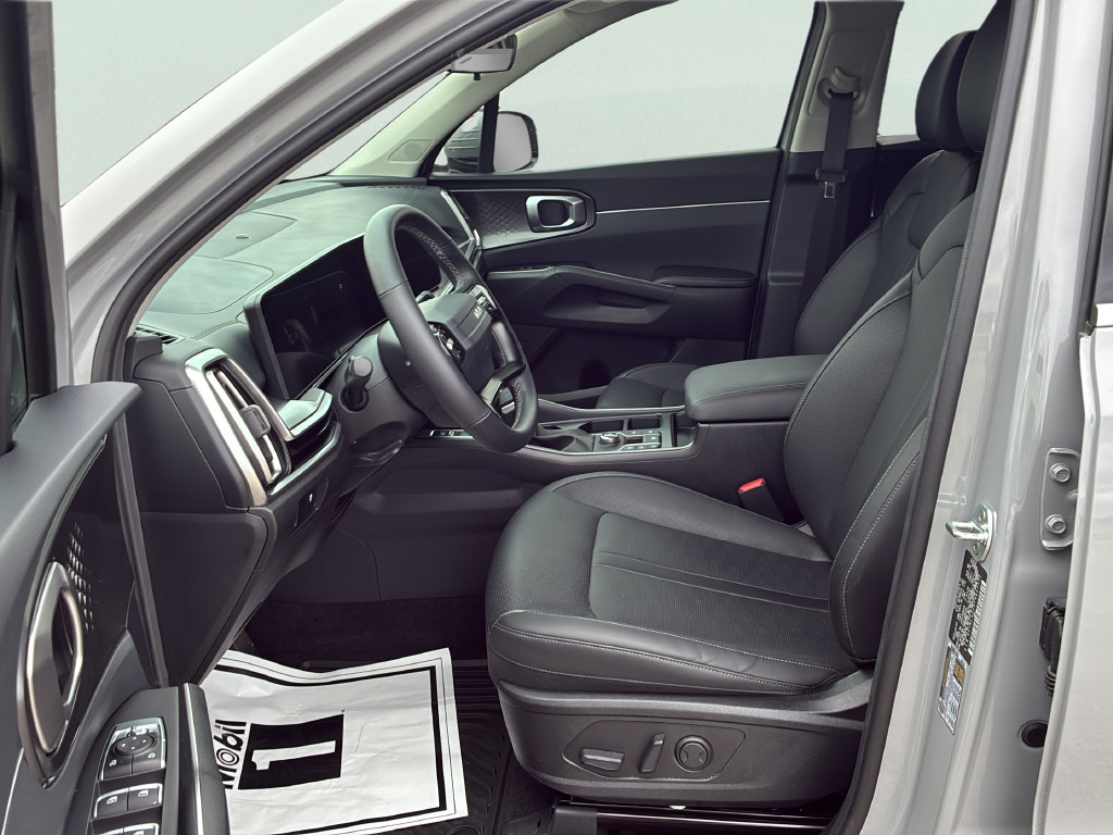 Used 2026 Kia Sorento S FWD image 14