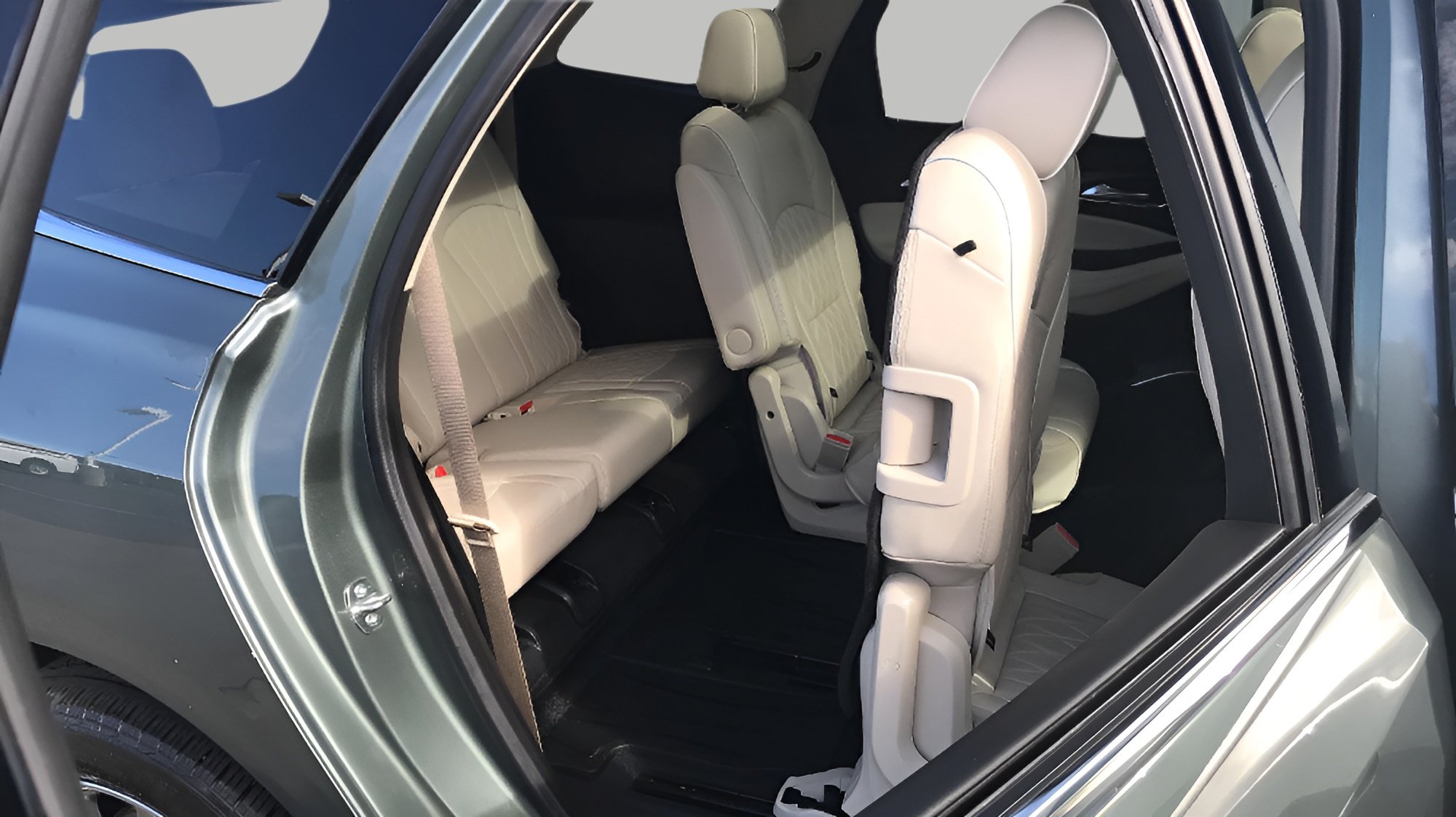 Certified 2022 Buick Enclave Avenir w/ Avenir Technology Package AWD/4WD image 43
