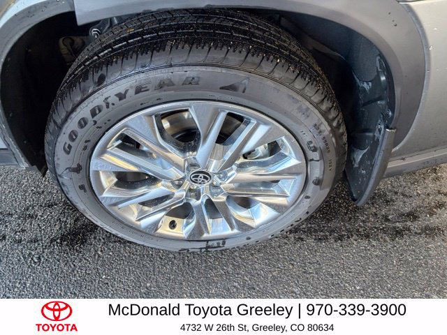 Certified 2026 Toyota Highlander Limited AWD/4WD image 11