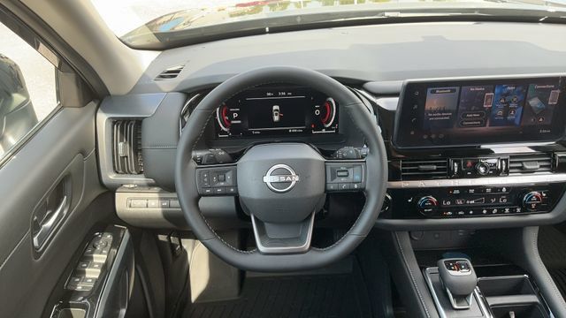 New 2026 Nissan Pathfinder SL FWD image 10