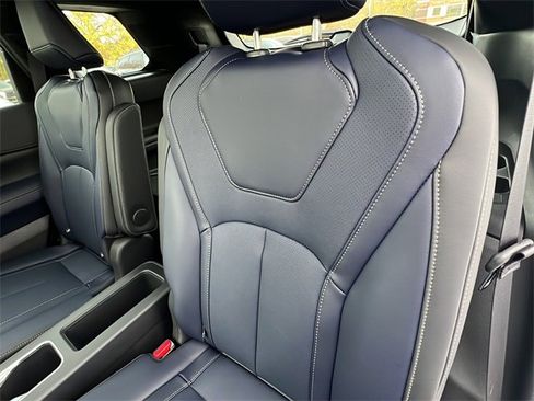 New 2026 INFINITI QX60 Sport image 17