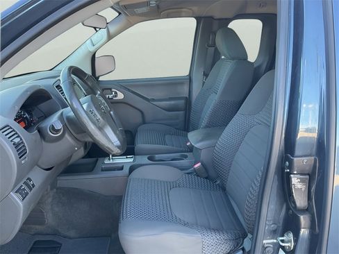 Used 2017 Nissan Frontier SV image 14