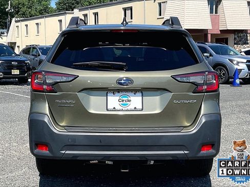 Used 2024 Subaru Outback Premium w/ Popular Package #1 AWD/4WD image 4