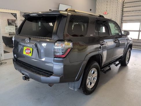 Used 2022 Toyota 4Runner SR5 Premium w/ Moonroof Package AWD/4WD image 5