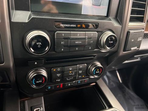 Used 2018 Ford F150 Raptor w/ Equipment Group 802A Luxury image 28