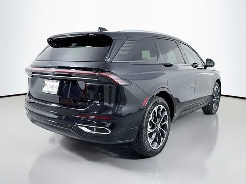 Used 2025 Lincoln Nautilus Reserve AWD/4WD image 6