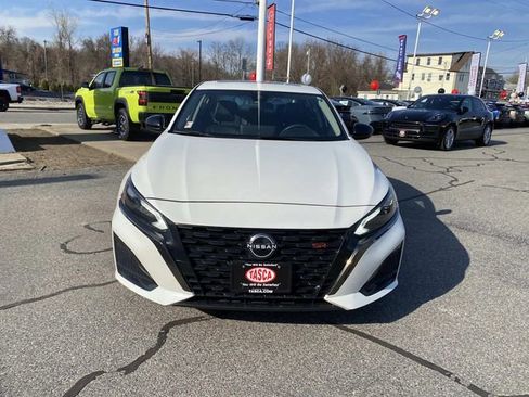 Used 2024 Nissan Altima 2.5 SR w/ SR Premium Package AWD/4WD image 11