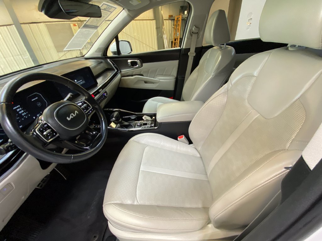Used 2025 Kia Sorento SX FWD image 21
