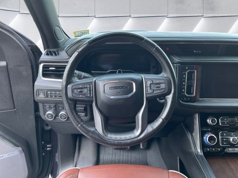 Used 2023 GMC Yukon Denali Ultimate w/ LPO, Floor Liner Package AWD/4WD image 13