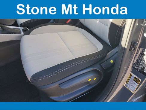 Used 2024 Hyundai Venue SEL image 19