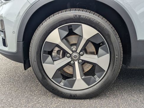 Certified 2026 Volvo XC40 B5 Plus w/ Protection Package Premier AWD/4WD image 11