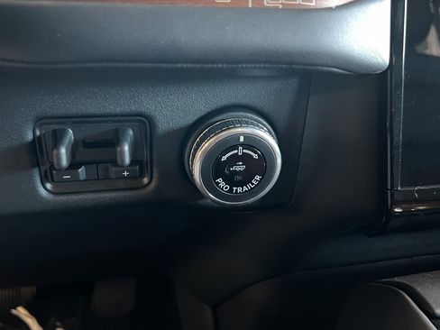 New 2025 Lincoln Navigator Black Label image 23