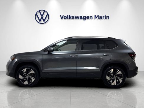 New 2026 Volkswagen Taos SE AWD/4WD image 2