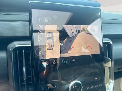 New 2026 GMC Acadia AT4 w/ Luxury Package AWD/4WD image 15