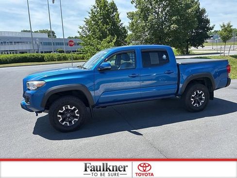 Used 2017 Toyota Tacoma TRD Off-Road w/ Tow Package (A/T) AWD/4WD image 14