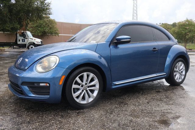 Used 2017 Volkswagen Beetle 1.8T Classic FWD image 4