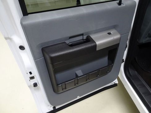 Used 2015 Ford F250 XLT w/ XLT Value Package image 41