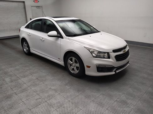 Used 2015 Chevrolet Cruze LT w/ Sun And Sound Package FWD image 11
