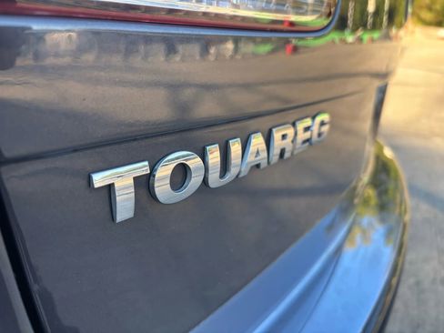 Used 2009 Volkswagen Touareg VR6 image 12