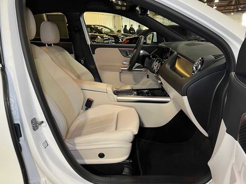 Certified 2025 Mercedes-Benz GLA 250 4MATIC image 12