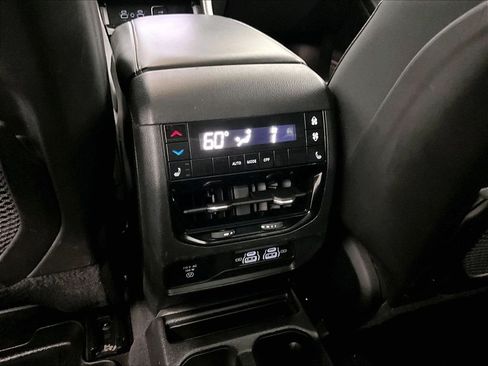 Used 2023 Jeep Grand Cherokee L Limited AWD/4WD image 28