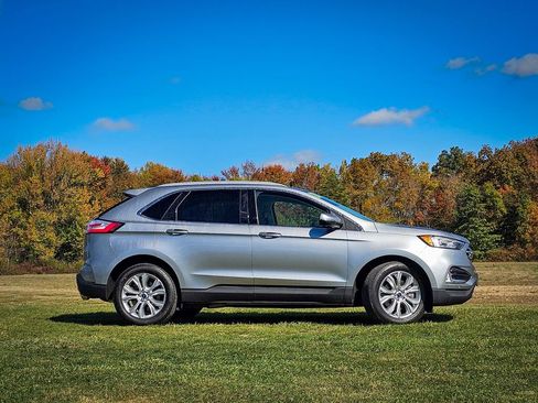 Used 2021 Ford Edge Titanium w/ Class II Trailer Tow Package image 3