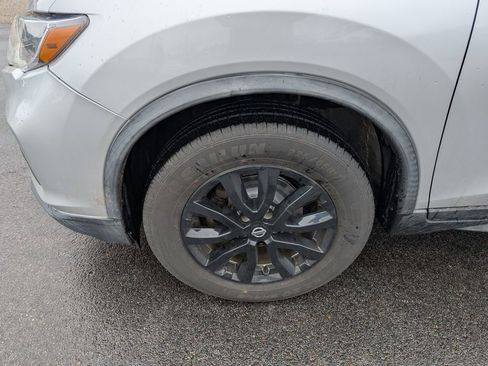 Used 2020 Nissan Rogue SV image 9