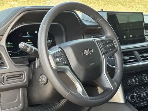 Used 2023 Chevrolet Tahoe Z71 w/ Luxury Package image 32