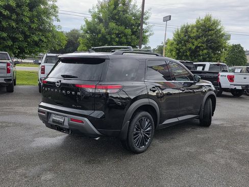 New 2026 Nissan Pathfinder SL w/ SL Premium Package AWD/4WD image 6