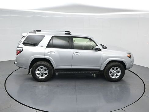 Used 2021 Toyota 4Runner SR5 image 31