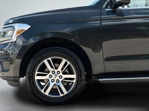 Used 2022 Ford Expedition XLT RWD image 11