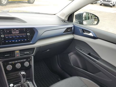 Certified 2023 Volkswagen Taos SE FWD image 21