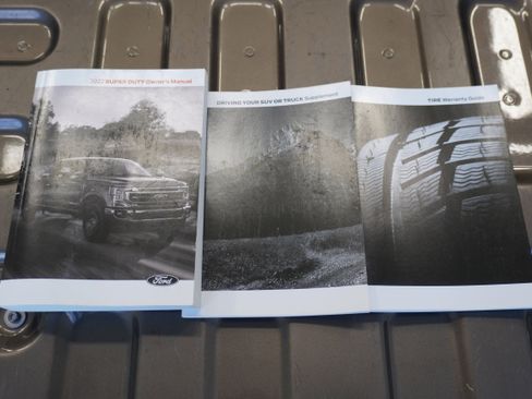 Used 2022 Ford F250 Lariat w/ Chrome Package image 27