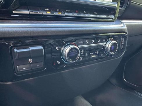 Used 2025 GMC Sierra 1500 SLT image 22