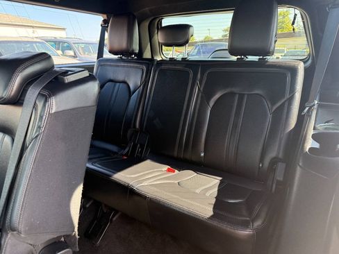 Used 2019 Ford Expedition Max Limited RWD image 19