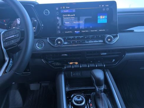 Used 2026 Chevrolet Colorado Z71 w/ Technology Package AWD/4WD image 18